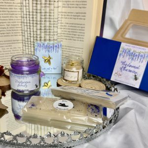 The diamond of the season - Bridgerton fandom box