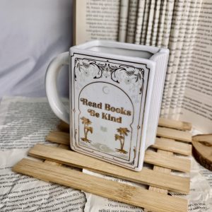 Read books, be kind könyv alakú bögre