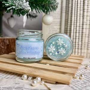 Snowflakes are winter butterflies gyertya